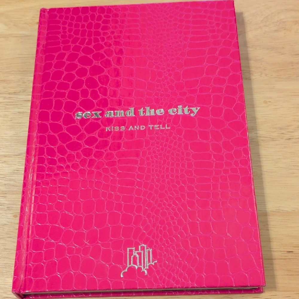 Sex And The City Kiss And Tell Pocket Book Cover